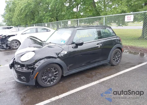 2018 Mini Hardtop Cooper/Oxford Edition from USA, damaged, VIN WMWXP5C56J2G63724